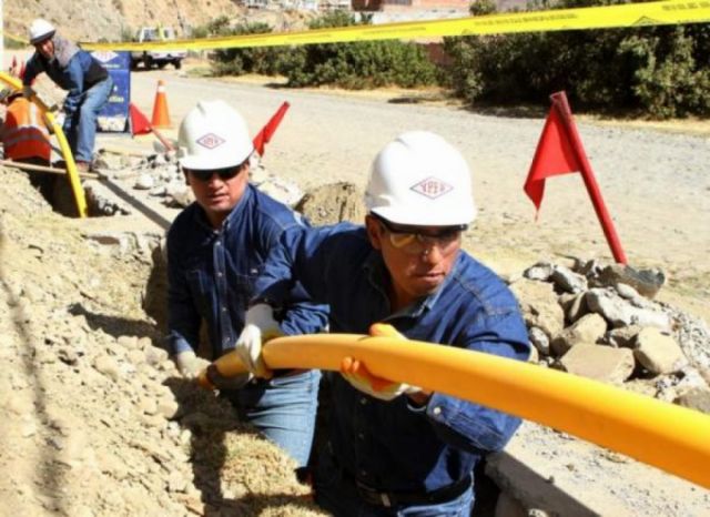 YPFB gana amparo a Emtagas por tuición en venta de gas