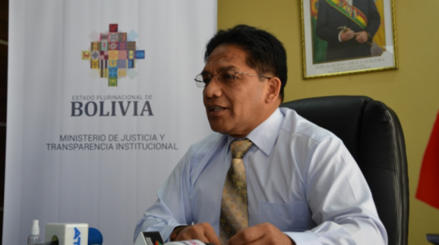 Gobierno compromete normativa para regular inmobiliarias y casas de empeño 