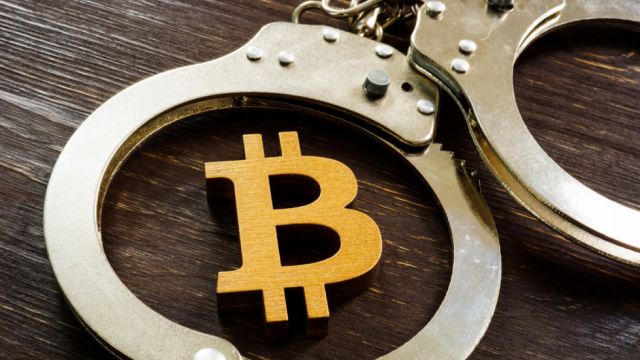 Condenan a tres años y medio de prisión a un comerciante de criptomonedas que estafó a más de 170 personas en EE.UU.