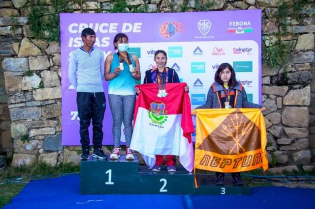 Micaela Galarza brilló en internacional de aguas abiertas