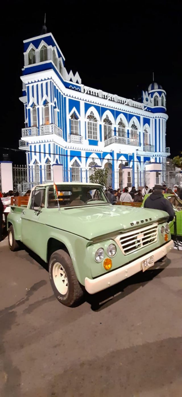 También se exhibieron autos antiguos