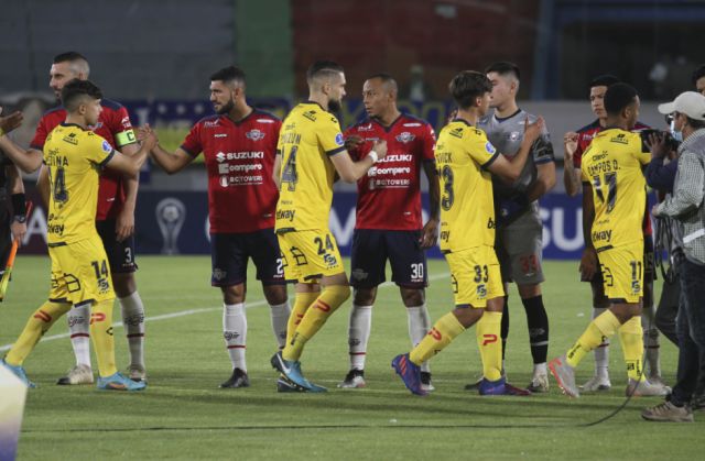 Wilstermann cierra el semestre  con una derrota ante Everton 