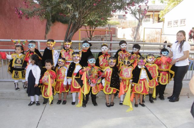 La Diablada del 1ºC con la profesora Elva.