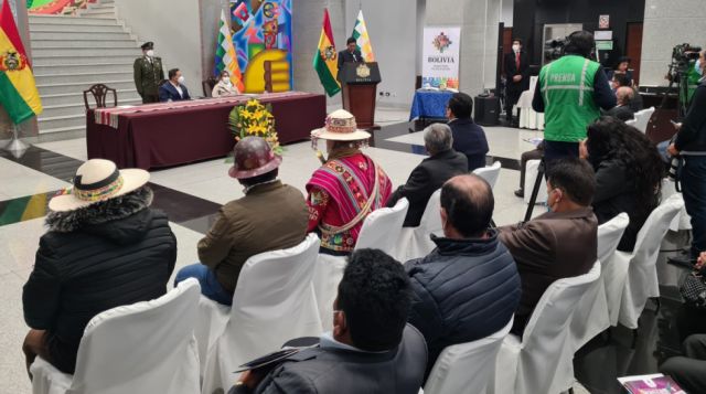 Ministro Pary pide mejorar la calidad educativa