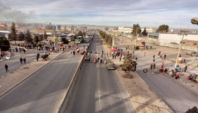Padres de familia de El Alto convocan a bloqueo