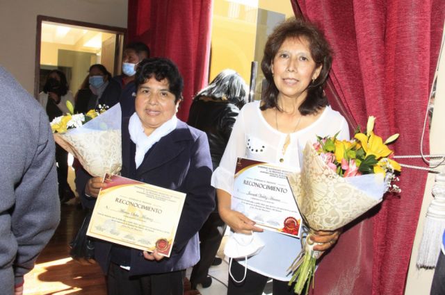 U.E. Óscar Alfaro, Lic. Miriam Salas y Janneth Valdez.