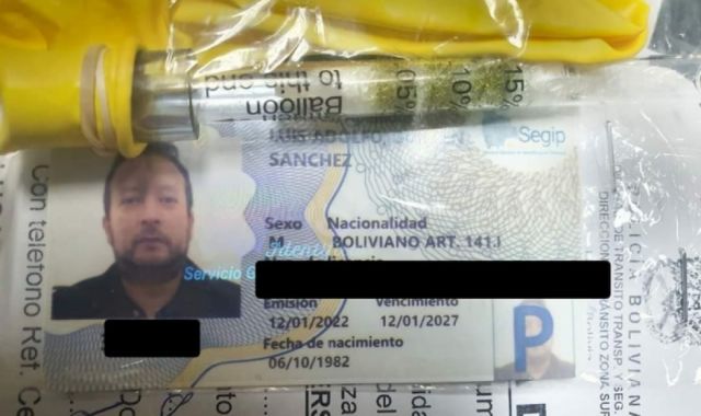 Detienen al abogado de Jeanine Añez por conducir con aliento alcohólico, según el Gobierno