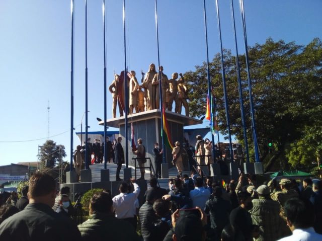 Acto de iza de bandera de Bolivia, Paraguay y el Gran Chaco
