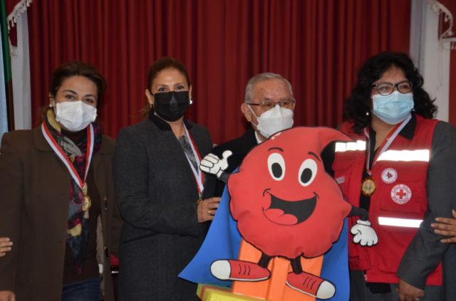 Entregan reconocimiento a los donantes de sangre en Tarija