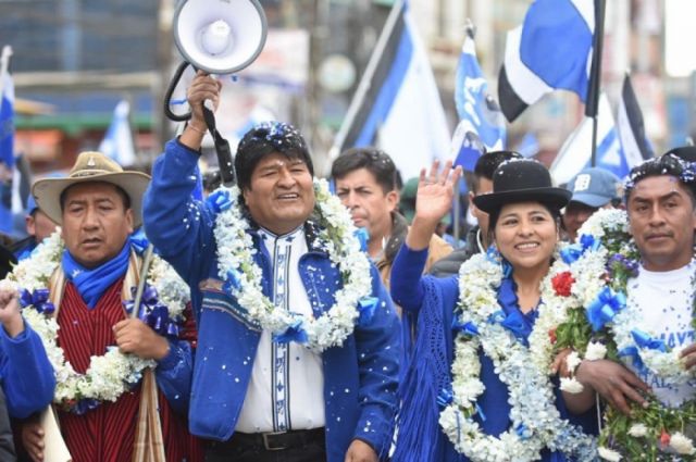 A Evo le cuesta su nuevo rol en el partido