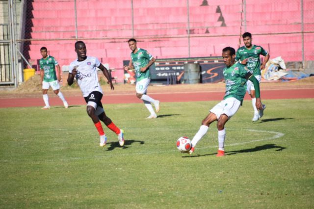 Real Tomayapo gana el amistoso a Universitario de Sucre