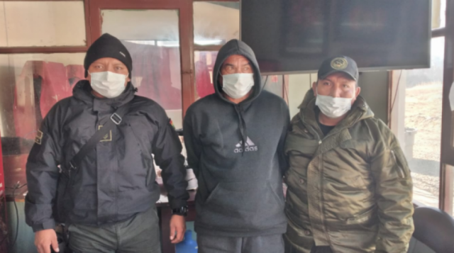 Trasladan a El Abra al segundo acusado por los asesinatos en Porongo
