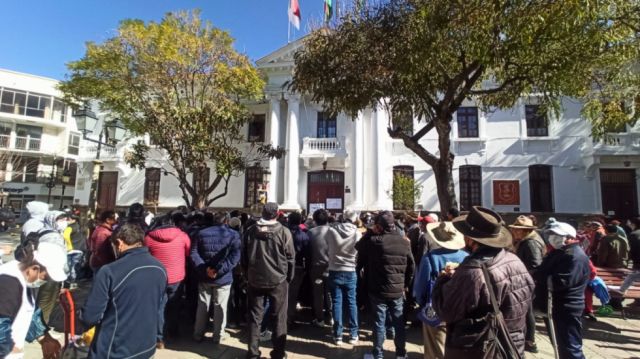 Regantes exigen a la Gobernación reparar la fisura de la presa Huacata en Tarija