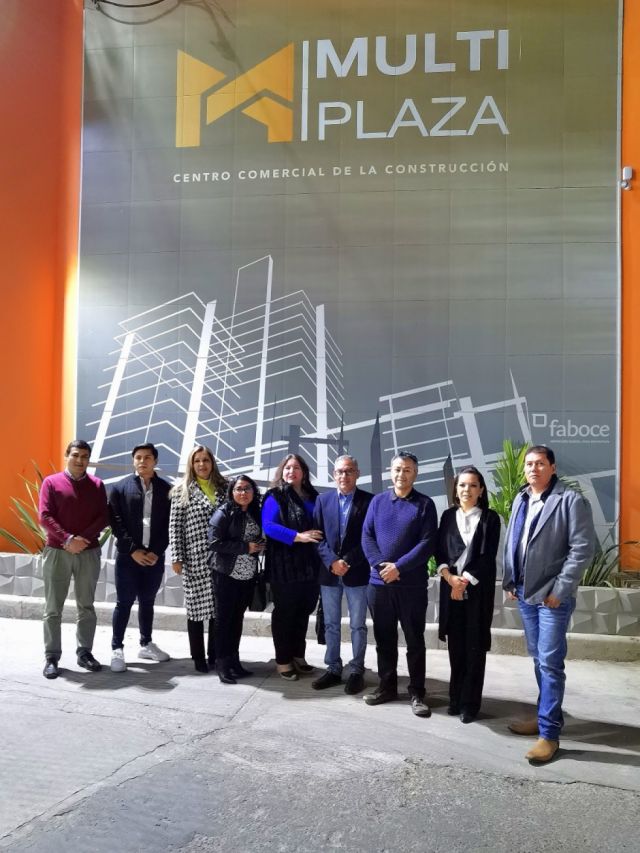 Para el recuerdo: Guido Figueroa, Gabriel Castellón, Ilsen Ferrufino, Rosana Patana, Ana Handam, Sergio Illanes, César Mentasti, Carla Castellón y Julio Alemán.