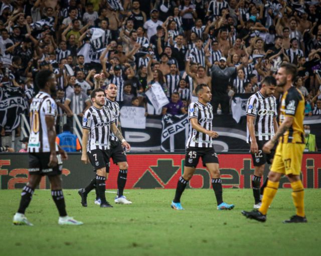 Ceará elimina con autoridad a un The Strongest en crisis