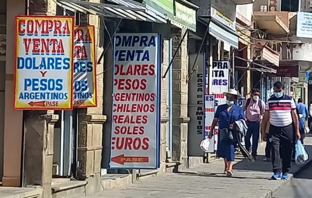  ¿Qué pasa en la frontera con la caída del peso argentino?