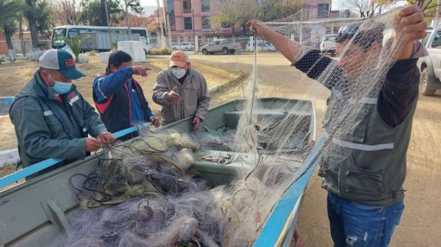 Decomisan malla de pesca de 500 metros en el lago San Jacinto de Tarija