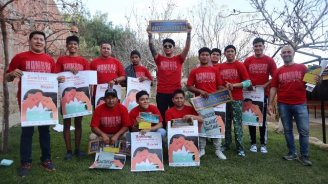 Hombres se encuentran en el Valle de Concepción para involucrarse en la cultura de igualdad