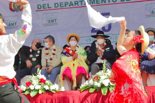 Arce recupera el poder de la UPRE y suma a los alcaldes