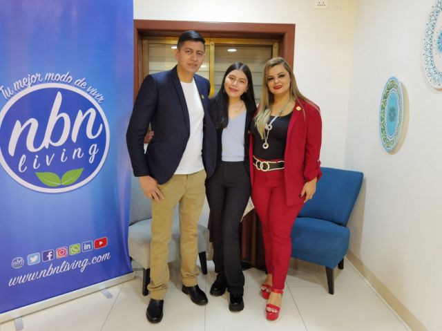 Lorgio Sivila, Arlen Sivila y Mariela Morales, distribuidores independientes Diamante Platino.