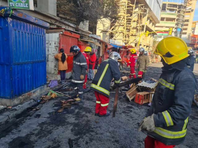 ‘Estamos shockeados’, comerciantes afectadas por el incendio en La Paz se declaran en emergencia