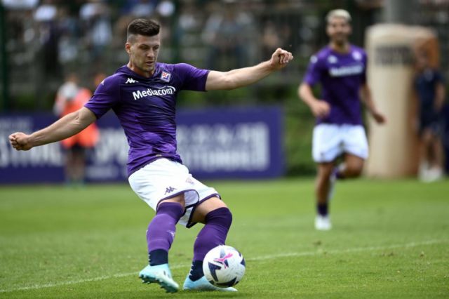 Jovic manda un recado a Ancelotti desde Florencia