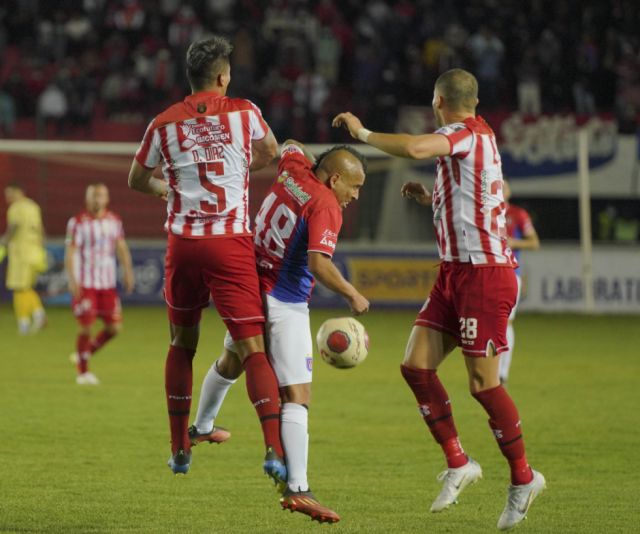 Aurora e Independiente cierran una semana futbolera en el país 
