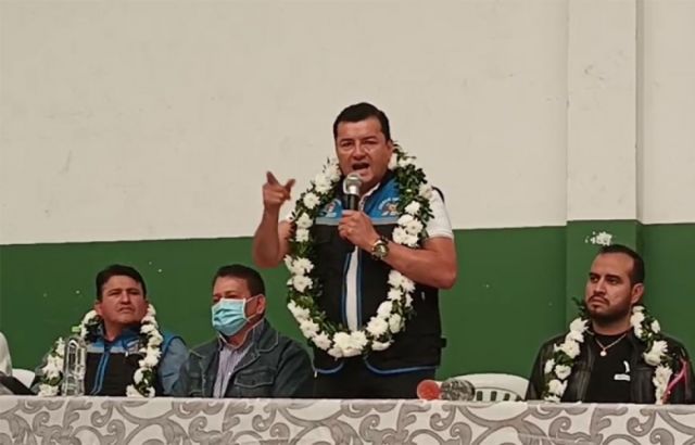 Movimiento por el censo se debilita en Santa Cruz y Fernández arenga junto a gremialistas ¡no al paro!