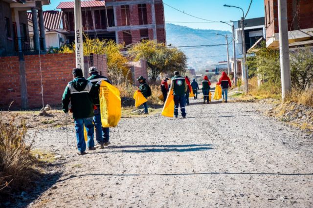Municipio realizó campaña de limpieza en el barrio Artesanal