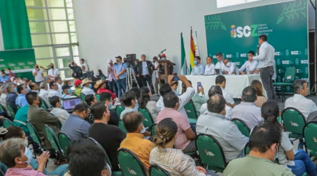 Camacho anuncia que Santa Cruz hará su propio censo con el Instituto Cruceño de Estadísticas