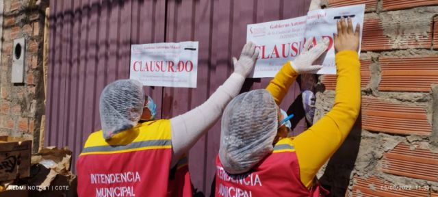 Momento de la clausura de la panadería