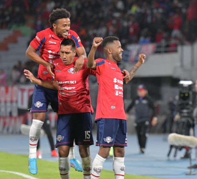 Wilstermann recibe a Oriente  en el debut de Illanes como DT