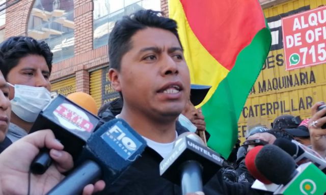 Machicado, líder de los cocaleros movilizados dice que actitud del ministro aleja el diálogo 