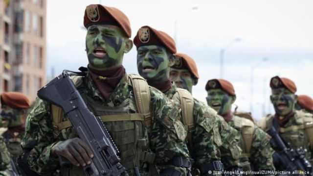 Gustavo Petro insta a los militares colombianos a proteger a los líderes sociales