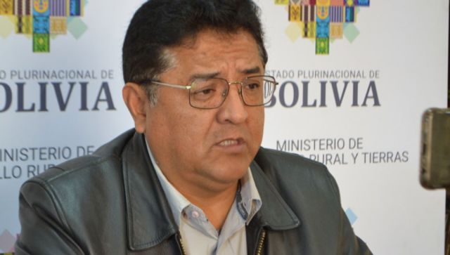 Gobierno dice que no puede haber dos Adepcocas y plantea que las bases decidan
