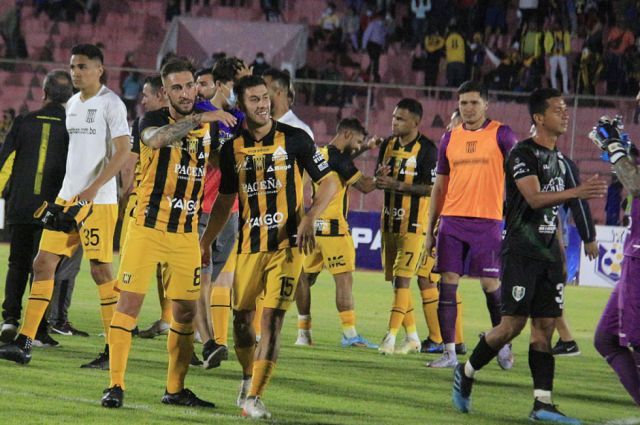 Tomayapo tropieza en casa  ante el líder del campeonato 