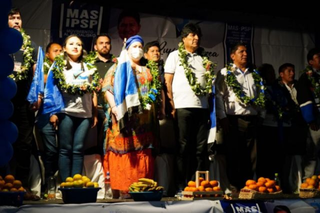 Denuncian el robo del celular de Evo Morales en un acto del MAS en La Guardia