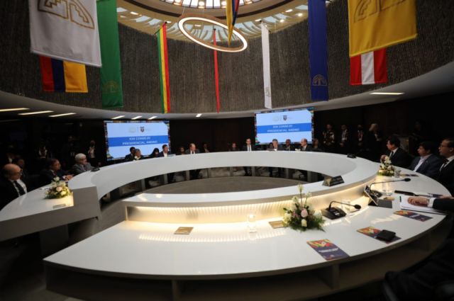 CAN: Bolivia propone frenar impacto de la crisis