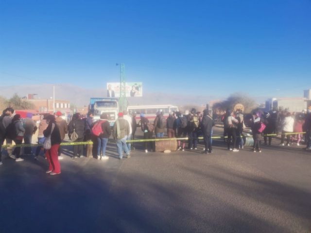 Bloqueos esporádicos y clases virtuales en jornada de paro en Tarija