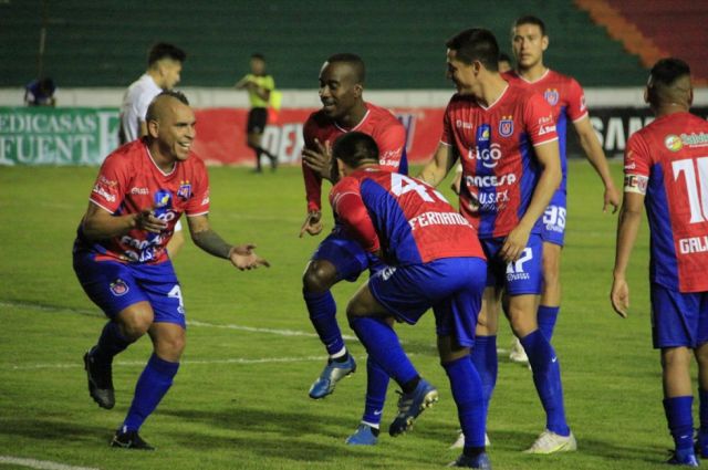 La “U” de Sucre gana y sale  de la zona del descenso  