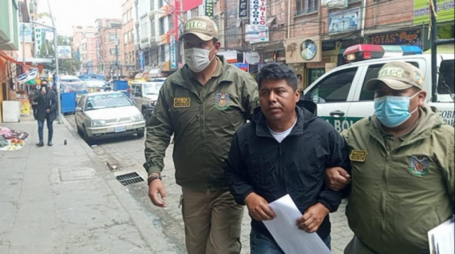 Conflicto Adepcoca: Aprehenden a Freddy Machicado y lo trasladan a celdas de la FELCC