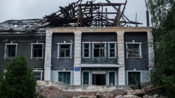 Ucrania ataca un colegio con lanzamisiles HIMARS en la república de Lugansk