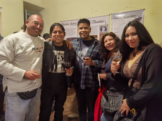 El autor con algunos integrantes de Ñandereko Territorio Cultural.