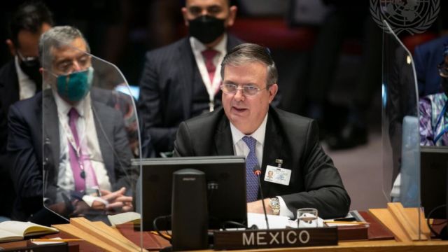 México pide crear un "comité para diálogo y la paz en Ucrania"