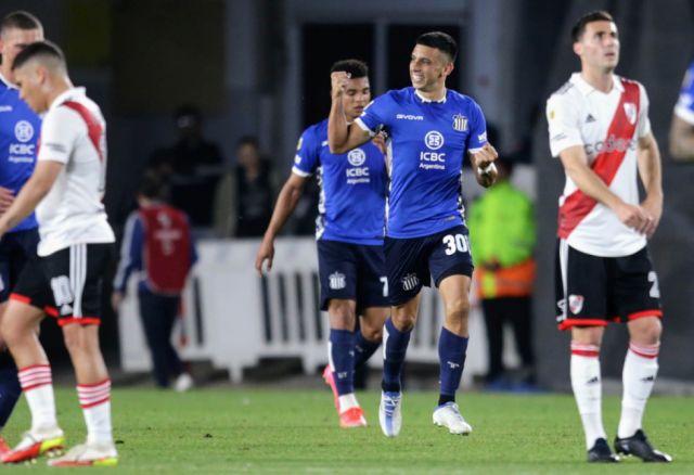 Talleres dio el golpe y derrotó a River por 1-0