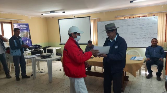 Tarija: Capacitan a 46 promotores en riego tecnificado