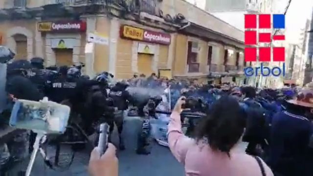 Gasifican a mineros de Huanuni que protestan contra la Gestora Pública en La Paz