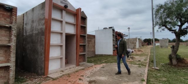 Desvinculan de la alcaldía cruceña a funcionario acusado de vender nichos municipales 