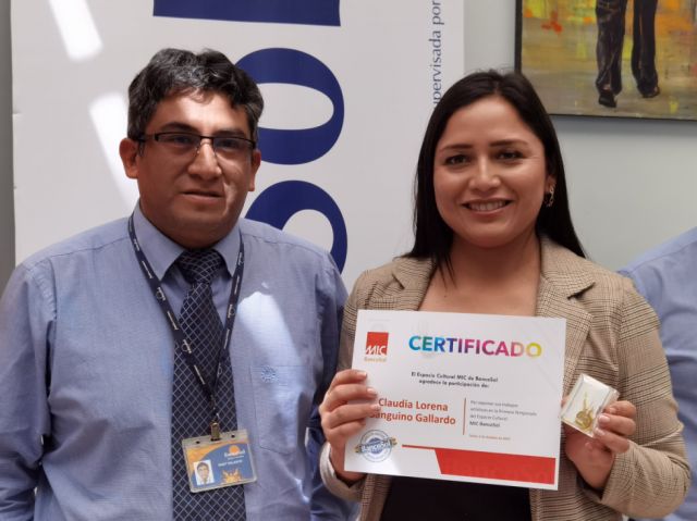 Reconocimiento a Claudia Sanguino.