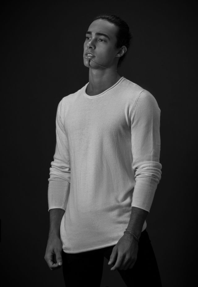 Frederick Kelley se estrena como cantante con el sencillo “Decepcionado del amor” 